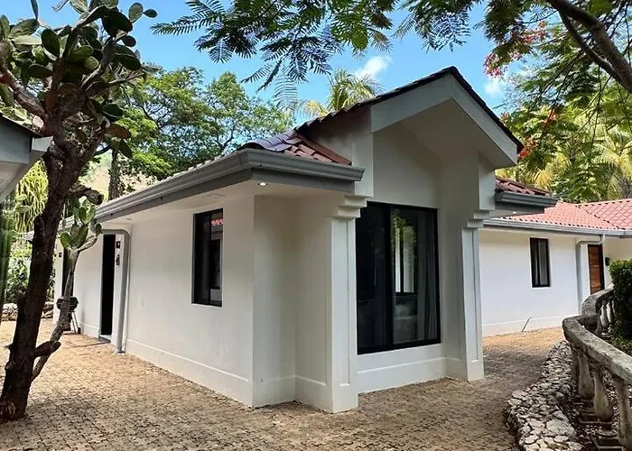 Private 2 Bedroom With Pool Near El