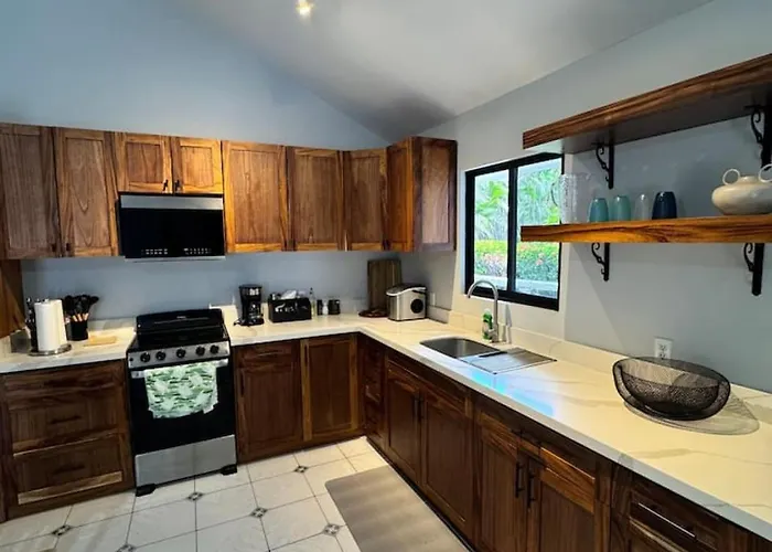 Private 2 Bedroom With Pool Near El Villa Coco
