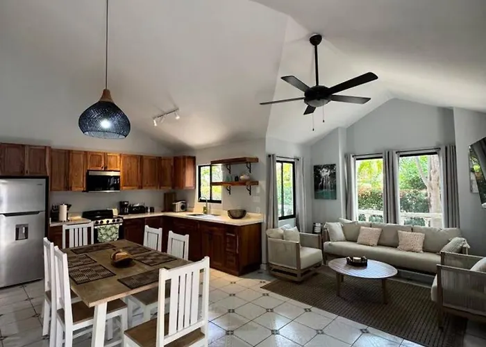 Private 2 Bedroom With Pool Near El Villa Coco
